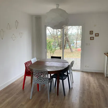 House With Pool Villa Quinsac (Gironde)